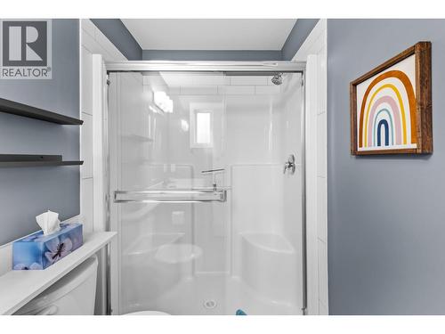 680 Old Meadows Road Unit# 1, Kelowna, BC - Indoor Photo Showing Bathroom