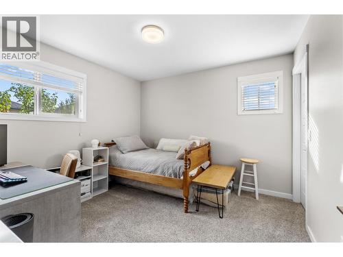 680 Old Meadows Road Unit# 1, Kelowna, BC - Indoor Photo Showing Bedroom