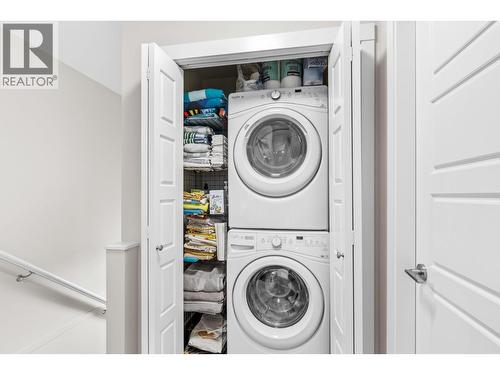 680 Old Meadows Road Unit# 1, Kelowna, BC - Indoor Photo Showing Laundry Room