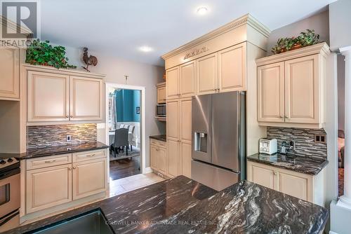 152 Redwood Court, Welland (N. Welland), ON - Indoor Photo Showing Kitchen