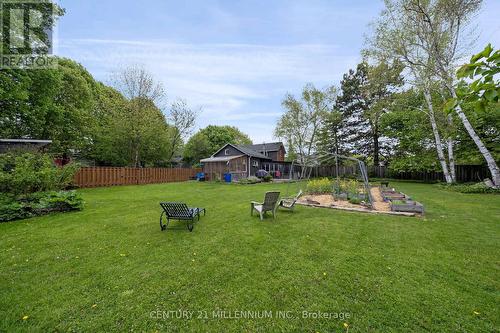 1551 Queen Street E, Caledon, ON - Outdoor With Backyard