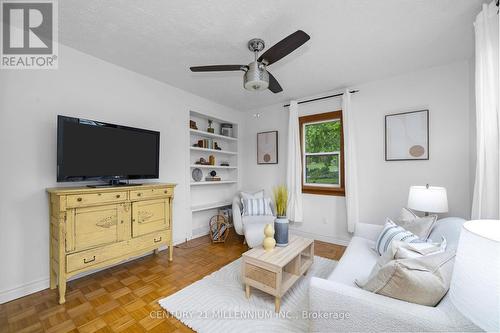 Built In shelves - 1551 Queen Street E, Caledon, ON - Indoor