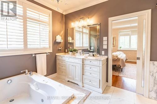 333 Milla Court, Waterloo, ON - Indoor Photo Showing Bathroom