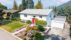 1110 Ibbitson Street  Creston, BC V0B 1G4