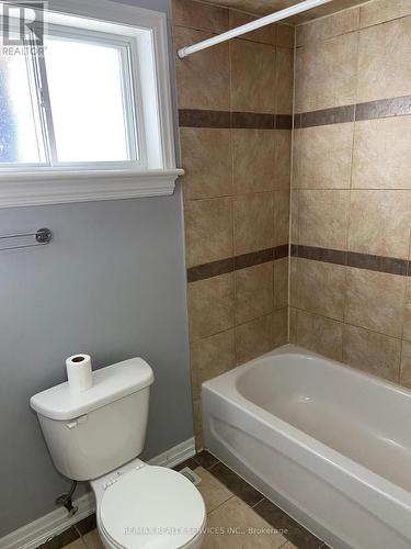 10 Chatsworth Drive, Brampton, ON - Indoor Photo Showing Bathroom