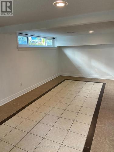 10 Chatsworth Drive, Brampton, ON - Indoor Photo Showing Other Room