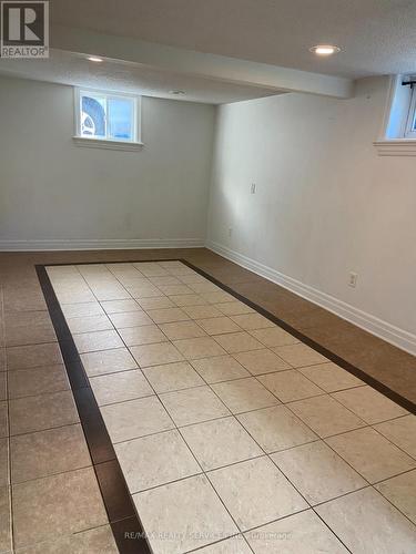 10 Chatsworth Drive, Brampton, ON - Indoor