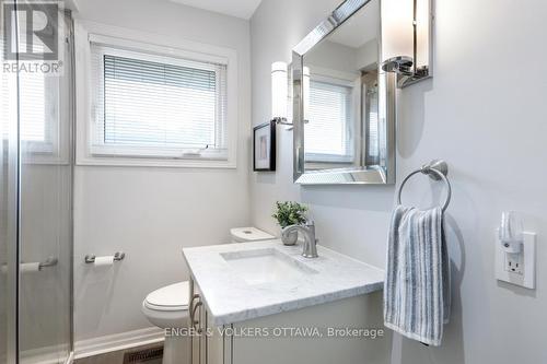 814 Pleasant Park Road, Ottawa, ON - Indoor Photo Showing Bathroom