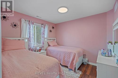 6558 Montrose Road, Niagara Falls (West Wood), ON - Indoor Photo Showing Bedroom