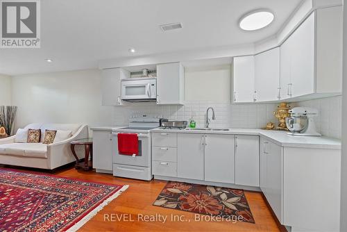 6558 Montrose Road, Niagara Falls (West Wood), ON - Indoor Photo Showing Kitchen