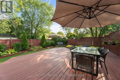 6558 Montrose Road, Niagara Falls (West Wood), ON - Outdoor With Deck Patio Veranda