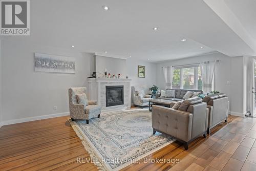 6558 Montrose Road, Niagara Falls (West Wood), ON - Indoor Photo Showing Living Room With Fireplace