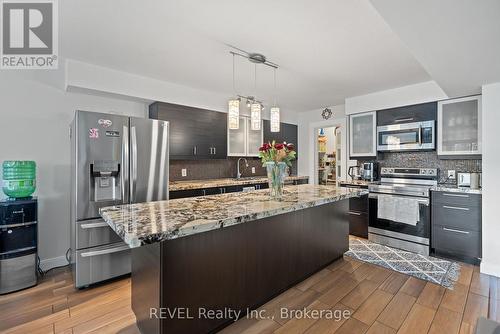 6558 Montrose Road, Niagara Falls (West Wood), ON - Indoor Photo Showing Kitchen With Upgraded Kitchen