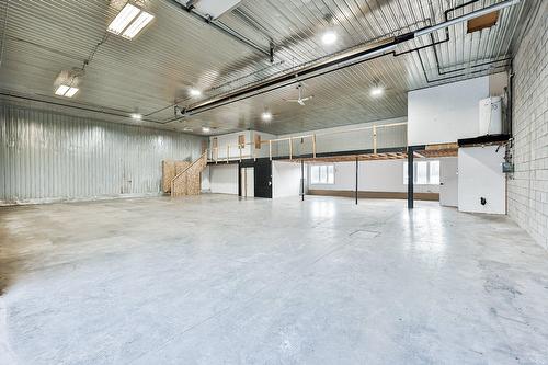 Warehouse - 250 Rue Industrielle, Saint-Roch-De-L'Achigan, QC - Indoor Photo Showing Garage