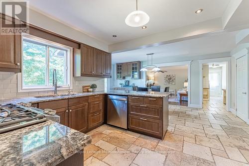 518 Grand Ridge Drive, Cambridge, ON - Indoor Photo Showing Kitchen