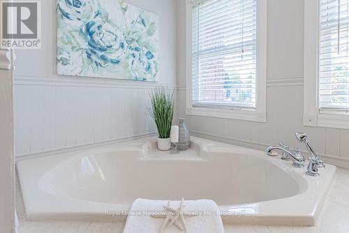 518 Grand Ridge Drive, Cambridge, ON - Indoor Photo Showing Bathroom