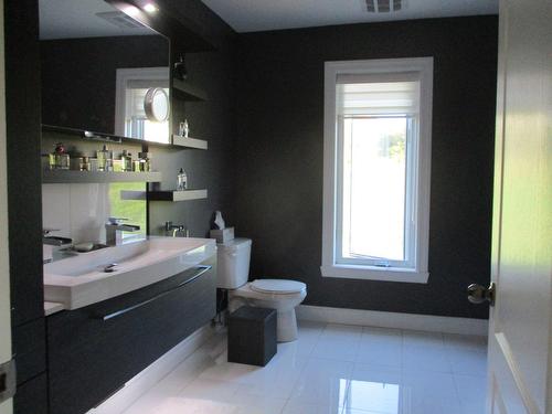 Salle de bains - 190 Route Martineau, Sainte-Anne-De-La-Pocatière, QC - Indoor Photo Showing Bathroom