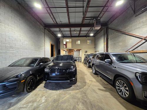 Warehouse - 1537 Desserte Nord Laval (A-440) O., Laval (Chomedey), QC - Indoor Photo Showing Garage