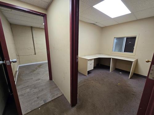 Office - 1537 Desserte Nord Laval (A-440) O., Laval (Chomedey), QC - Indoor