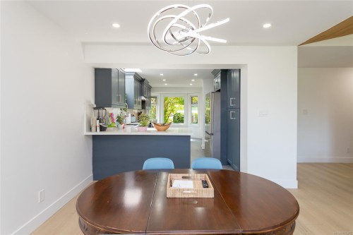 109-2829 Arbutus Rd, Saanich, BC 