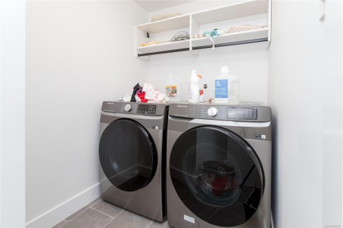 109-2829 Arbutus Rd, Saanich, BC 