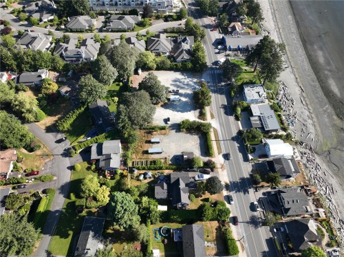 5090 Cordova Bay Rd, Saanich, BC 