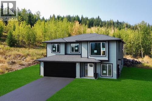 905 Spruce Place, 100 Mile House, BC - Indoor Photo Showing Living Room