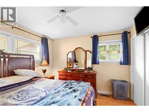 1230 Shuswap Avenue, Sicamous, BC - Indoor Photo Showing Bedroom