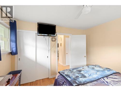 1230 Shuswap Avenue, Sicamous, BC - Indoor Photo Showing Bedroom