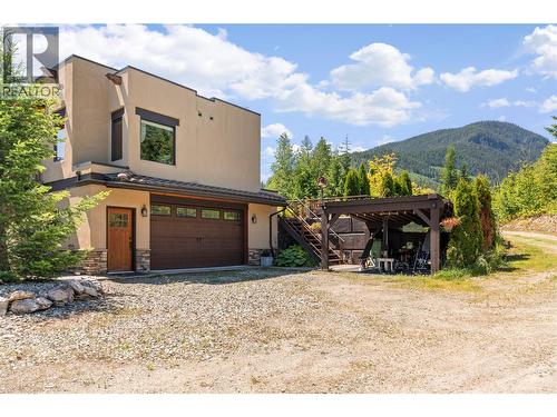 Garage attached to the home - 1309 Eagle Ridge Road, Lumby, BC - Outdoor