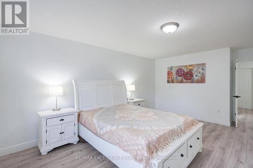 1860 Devos Drive, London North, ON - Indoor Photo Showing Bedroom