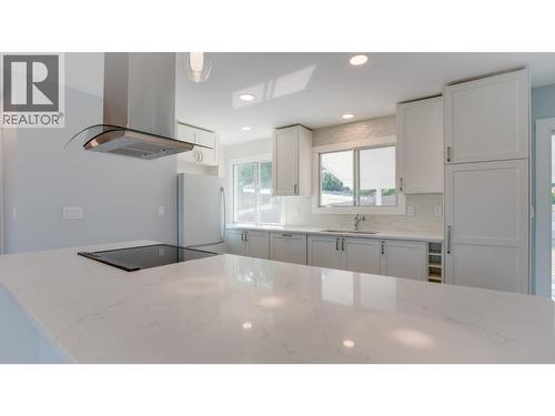 11429 Priest Valley Drive, Coldstream, BC - Indoor Photo Showing Kitchen