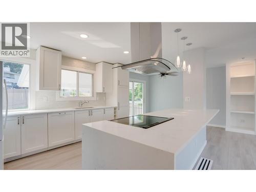 11429 Priest Valley Drive, Coldstream, BC - Indoor Photo Showing Kitchen With Upgraded Kitchen