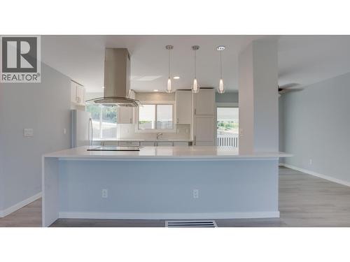 11429 Priest Valley Drive, Coldstream, BC - Indoor Photo Showing Kitchen