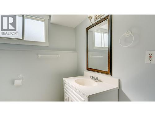 11429 Priest Valley Drive, Coldstream, BC - Indoor Photo Showing Bathroom
