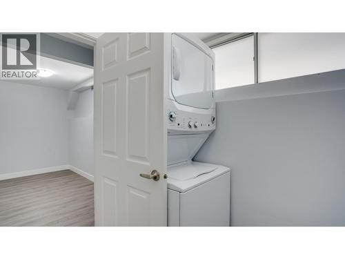 11429 Priest Valley Drive, Coldstream, BC - Indoor Photo Showing Laundry Room