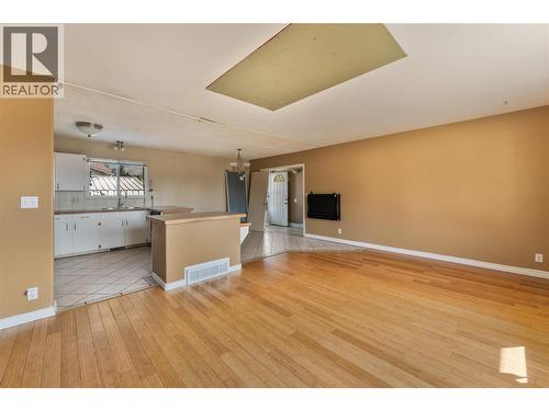 2858 Aberdeen Road, West Kelowna, BC - Indoor Photo Showing Other Room