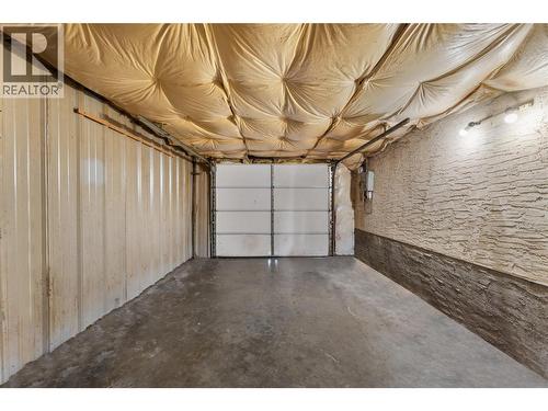 2858 Aberdeen Road, West Kelowna, BC - Indoor Photo Showing Garage