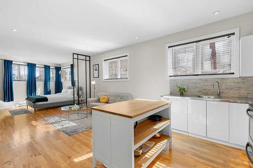 Cuisine - 2151 Rue Sherbrooke E., Montréal (Le Plateau-Mont-Royal), QC 