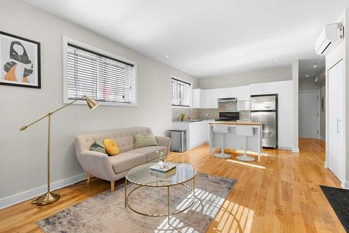 Living room - 2151 Rue Sherbrooke E., Montréal (Le Plateau-Mont-Royal), QC 