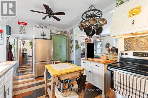 7763 Loyalist Parkway, Greater Napanee (Greater Napanee), ON - Indoor Photo Showing Kitchen