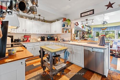 7763 Loyalist Parkway, Greater Napanee (Greater Napanee), ON - Indoor Photo Showing Kitchen