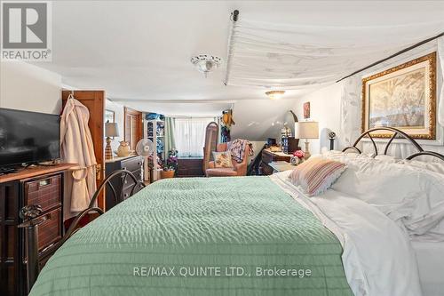 7763 Loyalist Parkway, Greater Napanee (Greater Napanee), ON - Indoor Photo Showing Bedroom