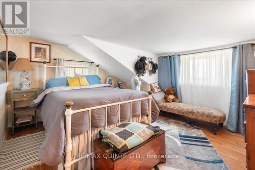 7763 Loyalist Parkway, Greater Napanee (Greater Napanee), ON - Indoor Photo Showing Bedroom