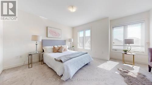 3964 Thomas Alton Boulevard, Burlington, ON - Indoor Photo Showing Bedroom
