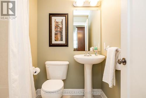 19 Turtle Point Private, Ottawa, ON - Indoor Photo Showing Bathroom