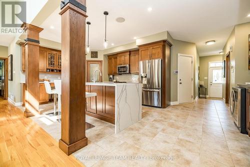 19 Turtle Point Private, Ottawa, ON - Indoor Photo Showing Kitchen With Stainless Steel Kitchen