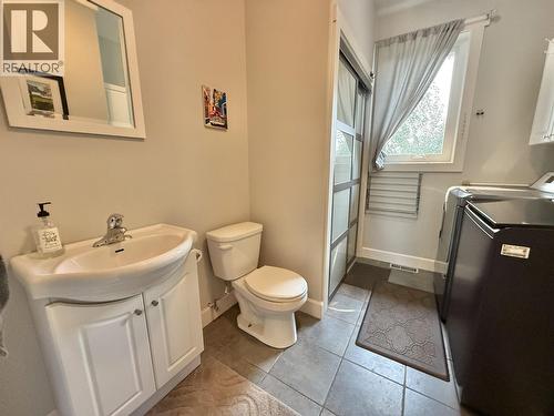 2196 Gassoff Road, Quesnel, BC - Indoor Photo Showing Bathroom