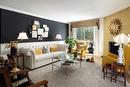 115-1035 Bernard Avenue, Kelowna, BC  - Indoor Photo Showing Living Room 