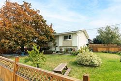 605 Stirling Road  Kelowna, BC V1X 3X4